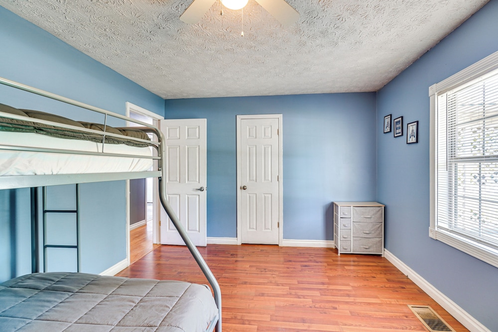 Hike, Fish & Ride: Pet-friendly Huntsville Home