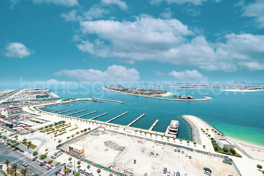 Homesgetaway-SunriseBay Emaar Beach ront