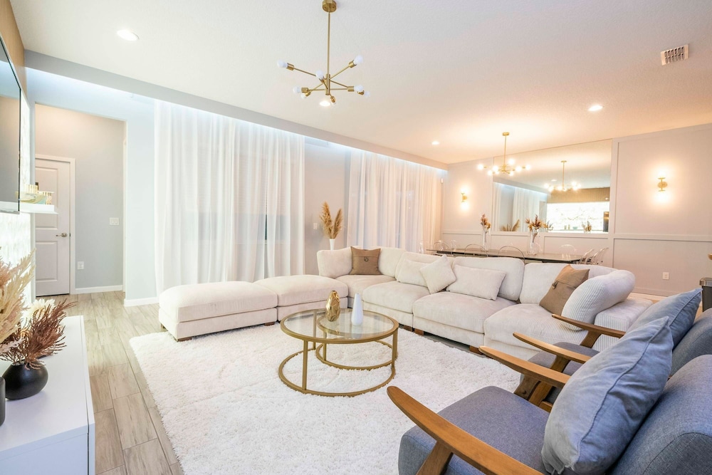 Spacious 12br Family Villa Near Disney Bella Vida