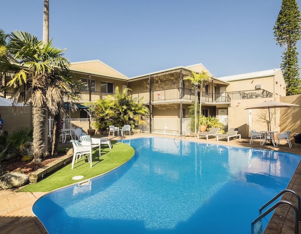 Mollymook Shored Hotel