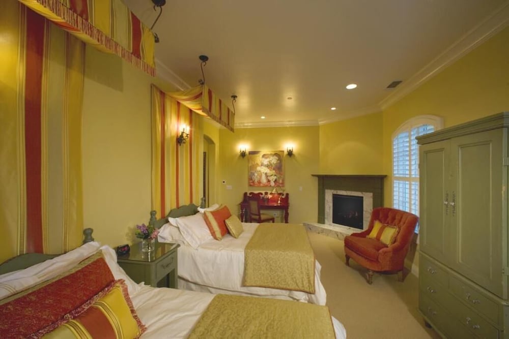 Villa Arden Hills