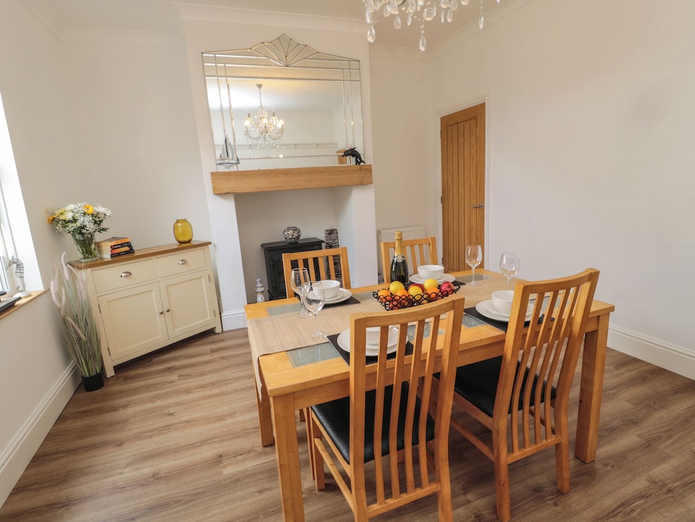 18 Acklington Road