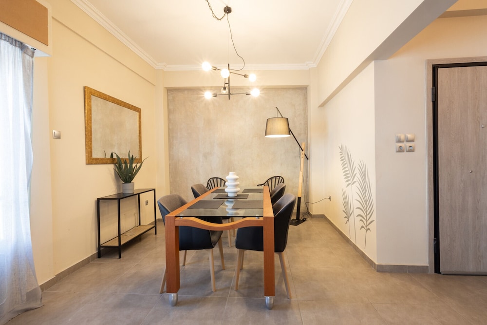 Kastella Waves Chic 2-bedroom Getaway