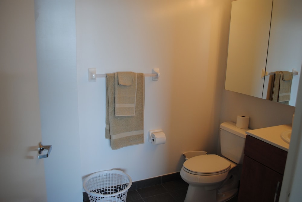 Hudson Suites at Newport
