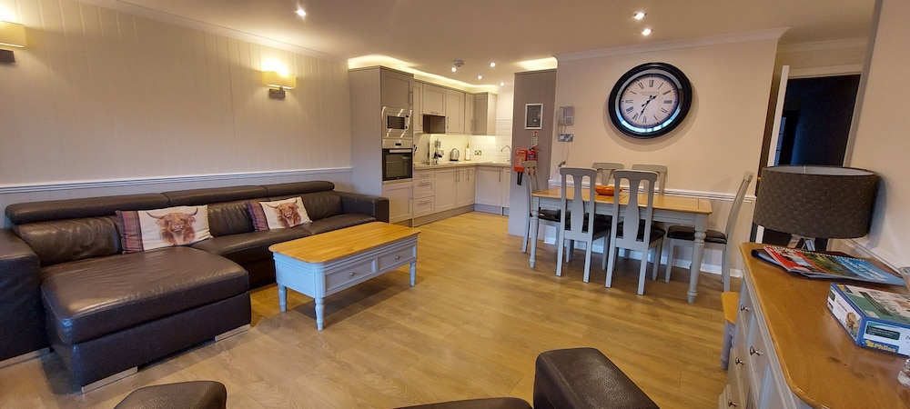 Loch Rannoch Highland Club Pine Marten Lodge 01