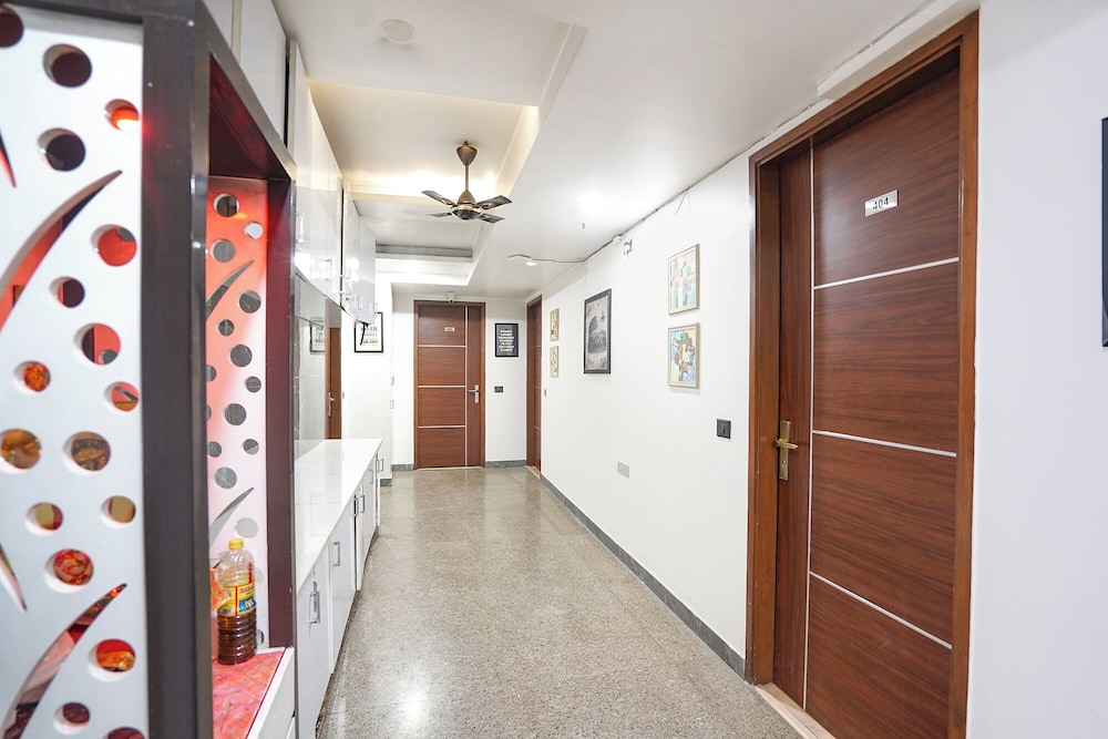 Fabhotel Golden Eye Inn