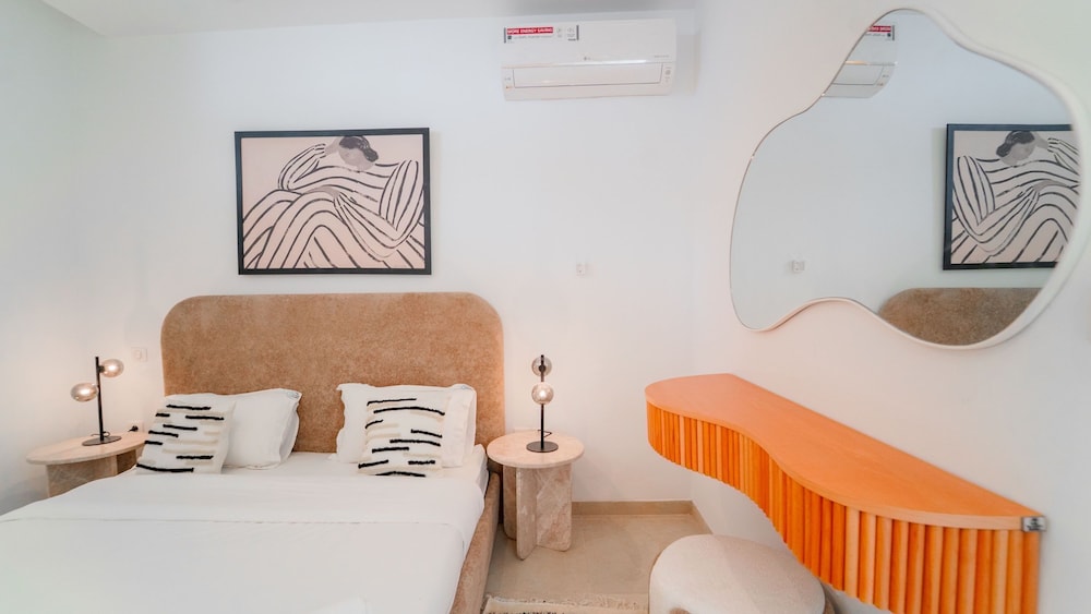 Villa Malaga Luxury for 10 in Central Marsa