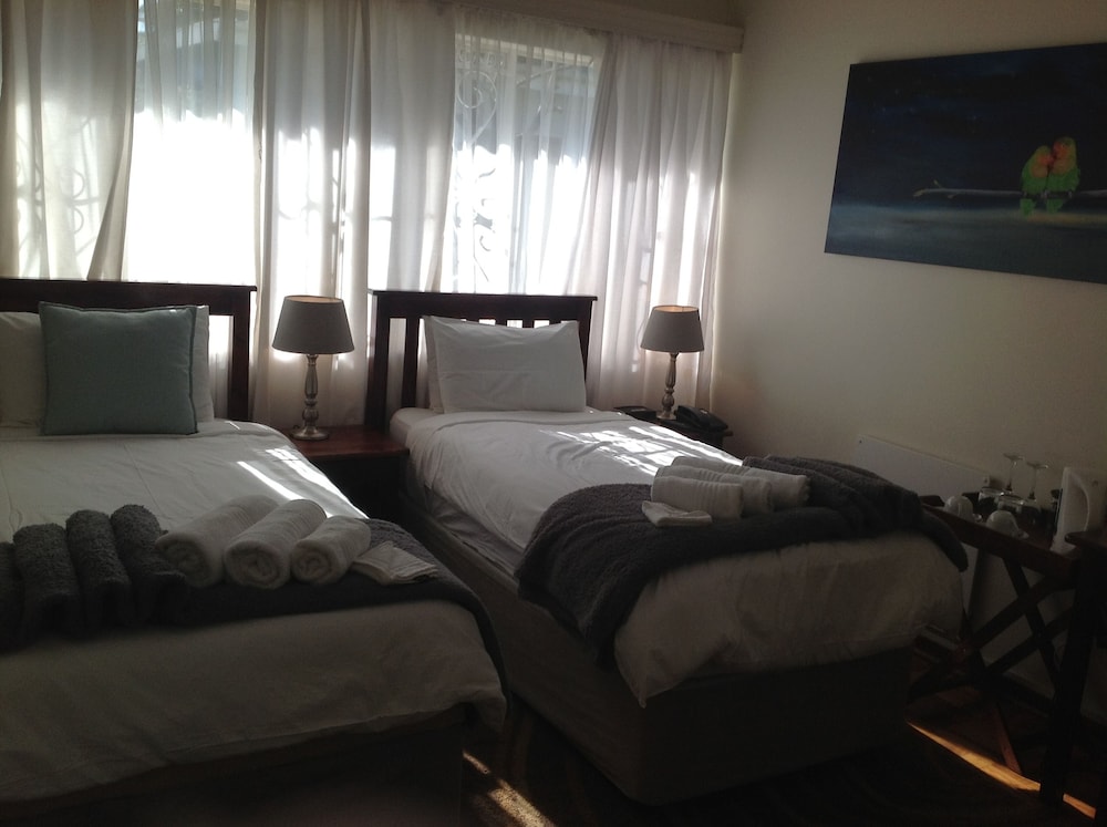 Crane's Nest Guest House at 212 view 5