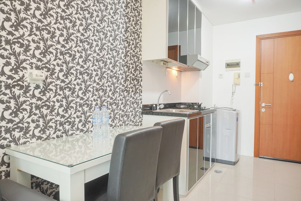 Nice And Comfort 1Br Apartment At Woodland Park Residence