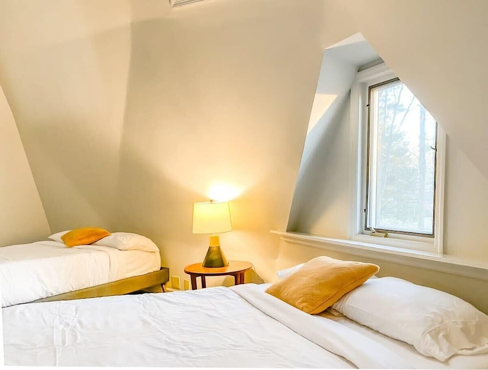Bell Circle Eccentric Geodesic Dome-home