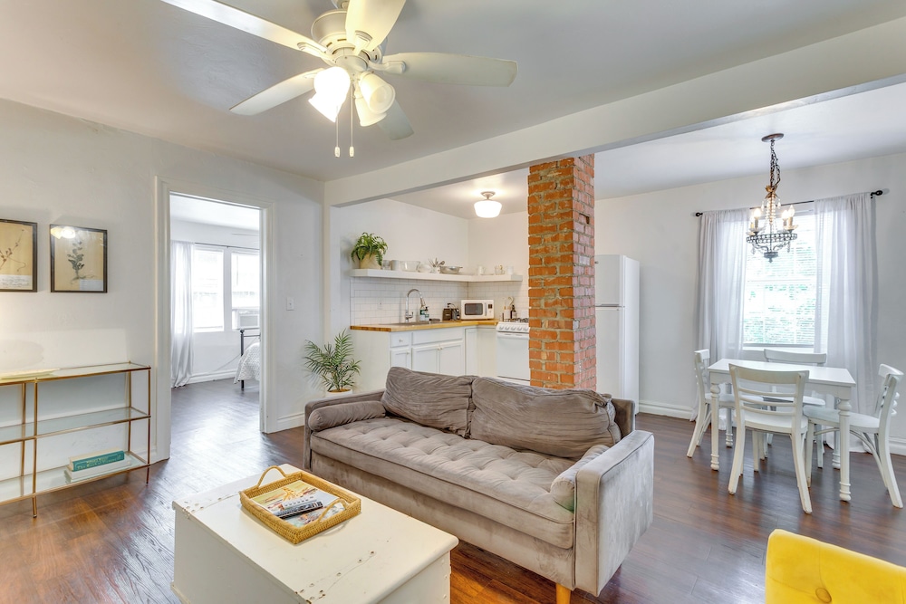Heart of OKC Plaza District: Duplex Near Shops!