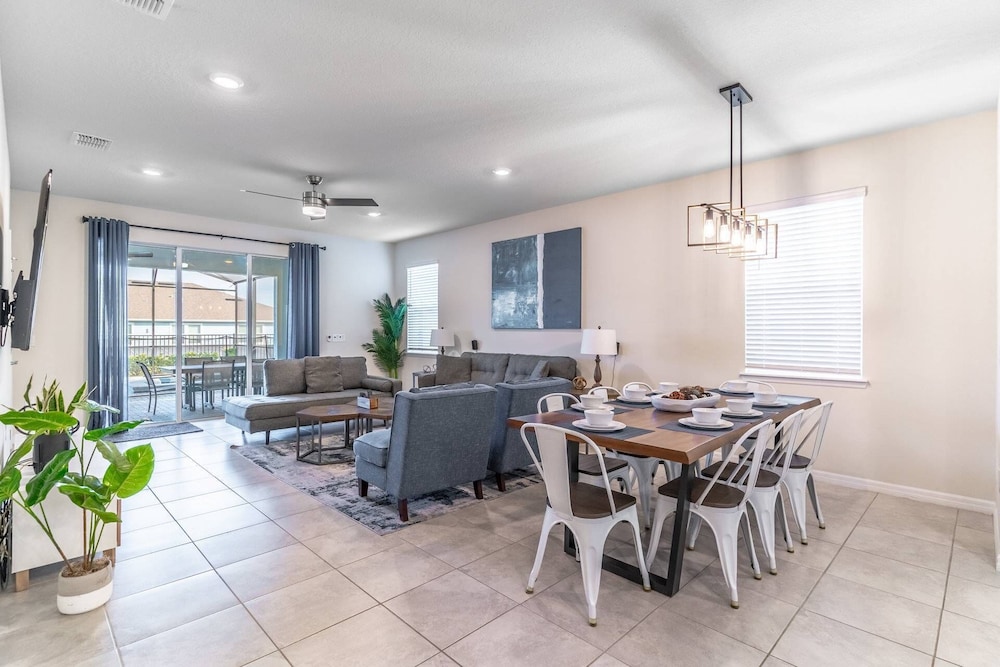 3285 Windsor Island