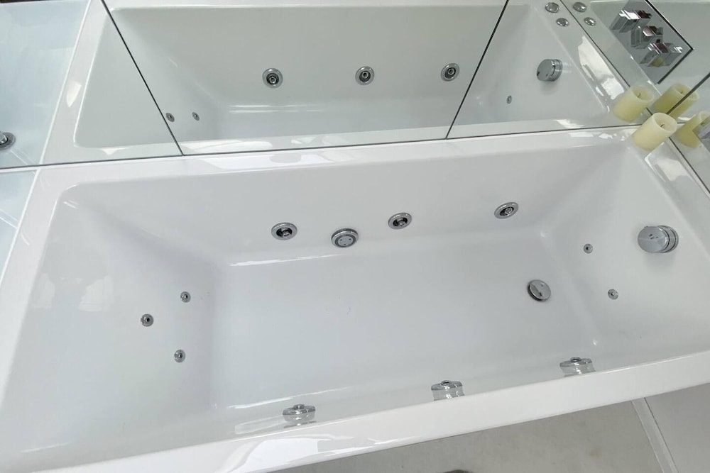 jacuzzi