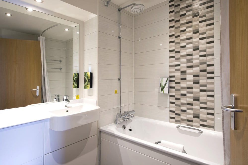 Premier Inn Exeter Central St Davids