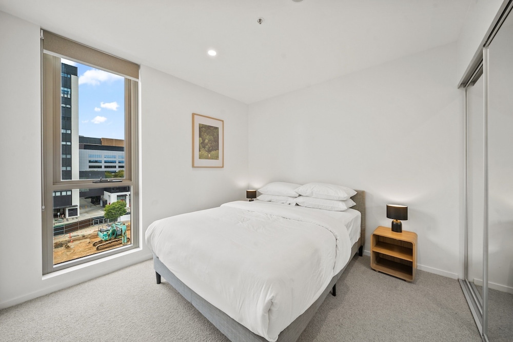Bright 2-bed Apartment With Gym, BBQ & Pool Access