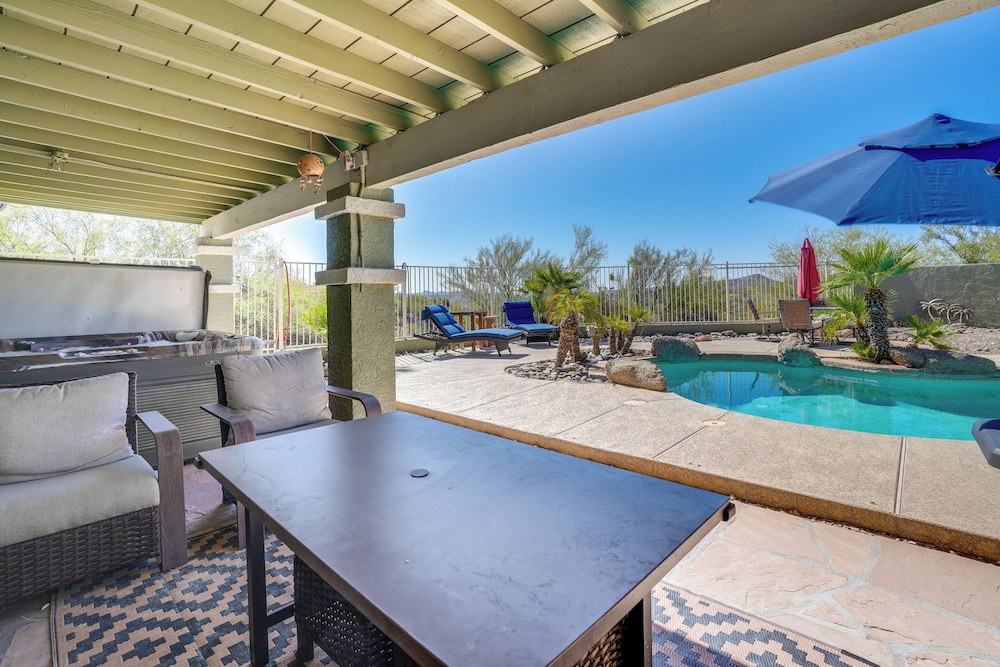 Backyard Oasis & Hot Tub: Mtn-view Wickenburg Home