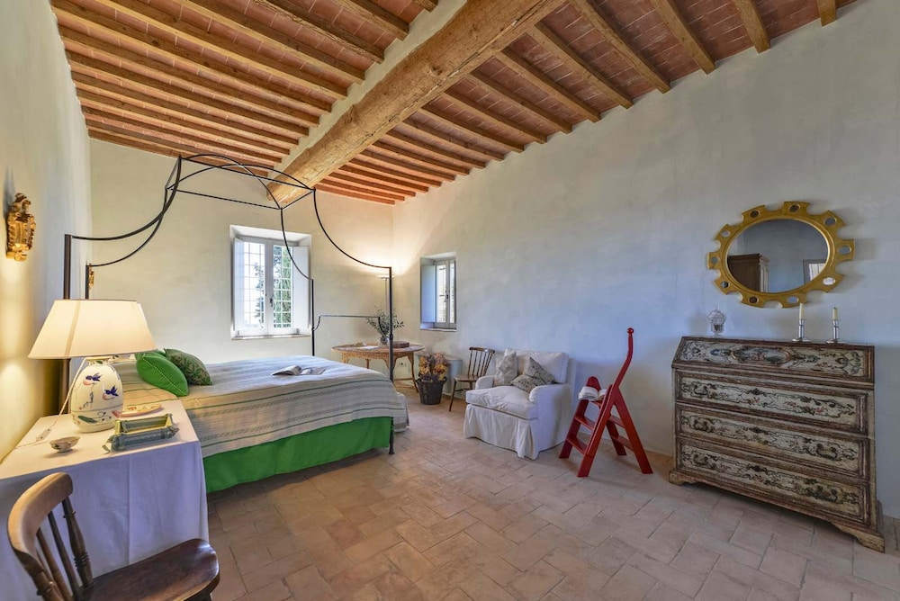 New Historic Tuscany Country House Retreat in a Vineyard Near Siena Villa Chiantissimo