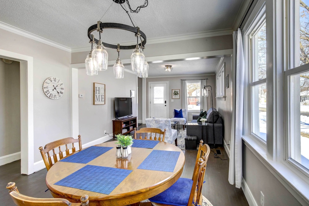 Rochester Vacation Rental ~ 1 Mi to Downtown view 4