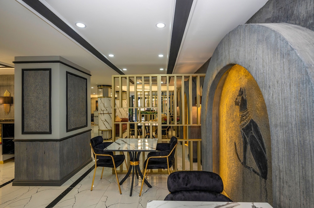 California Otel - Image 20