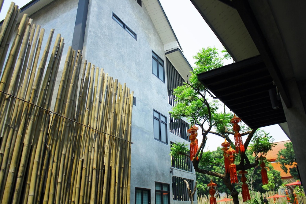 Hotel Arun Rawee - Image 1