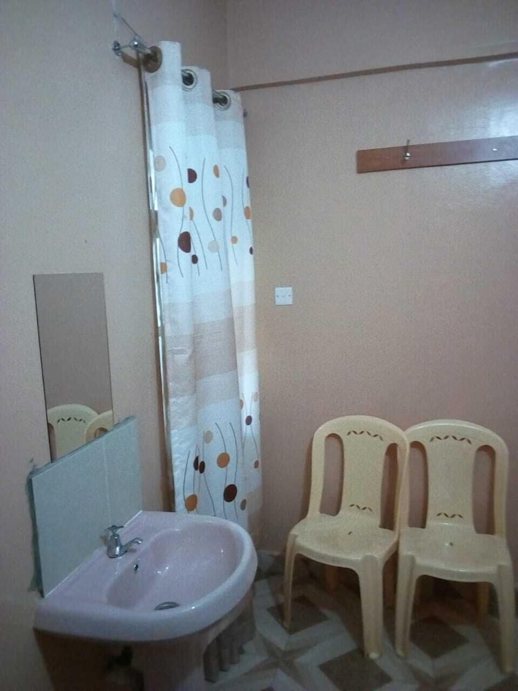 Batian Guest Hotel