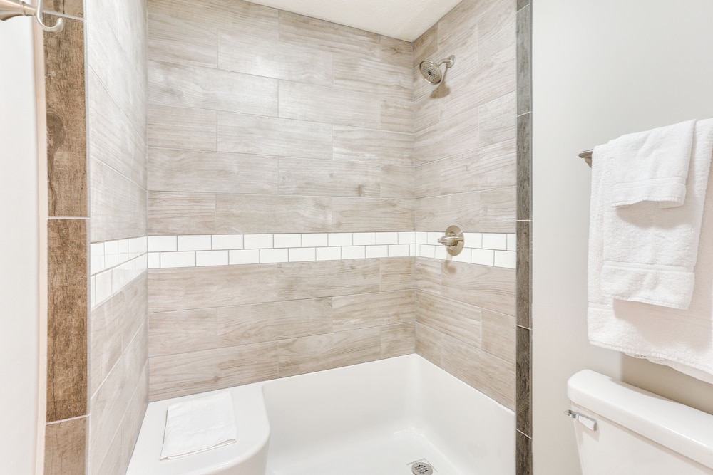 Golf, Shop, Tour & More: Oakland City Apartment