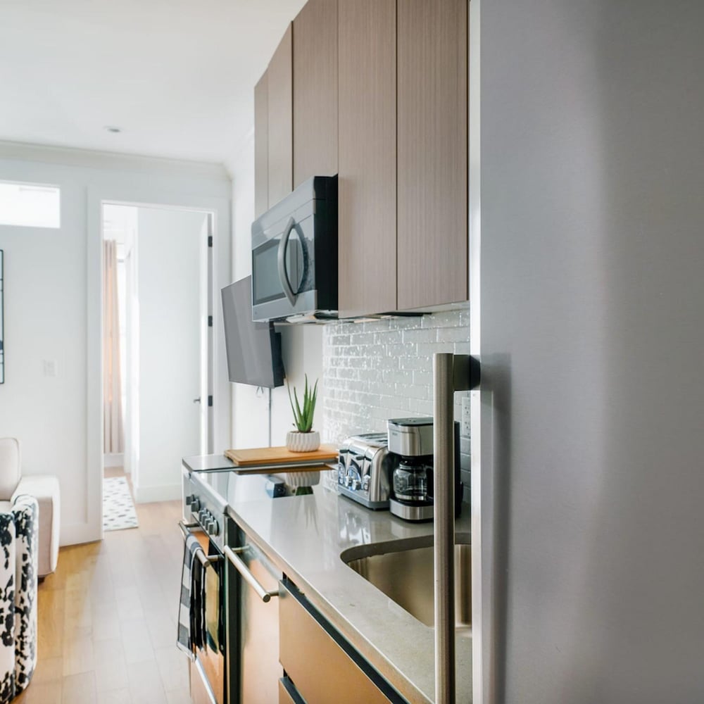 1288-5fs New Renovated 2 Bedrooms in UES