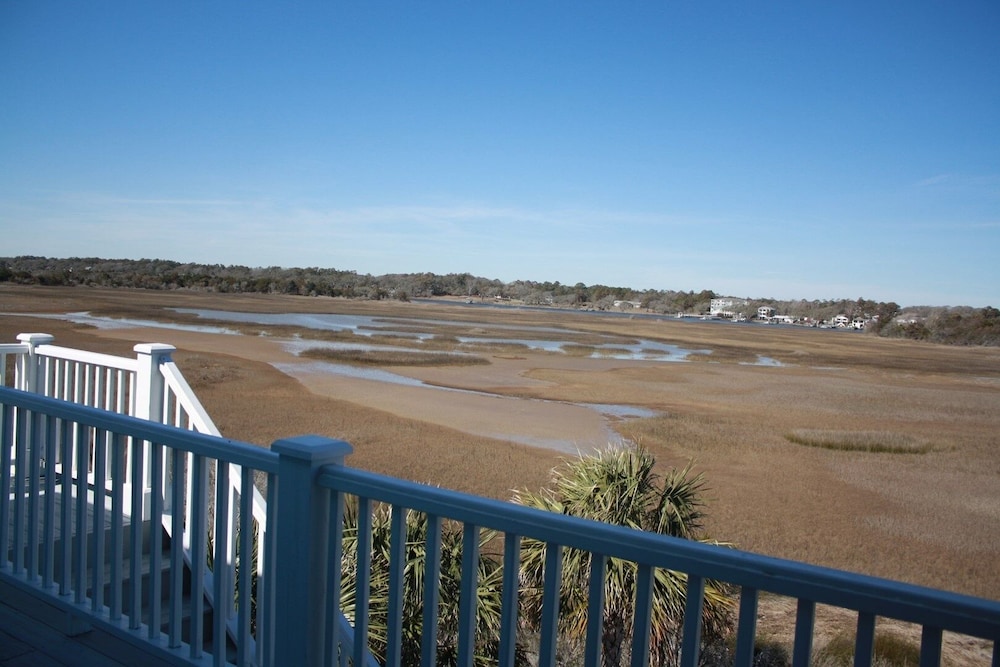 Beach Crew 4 Bedroom Home by RedAwning