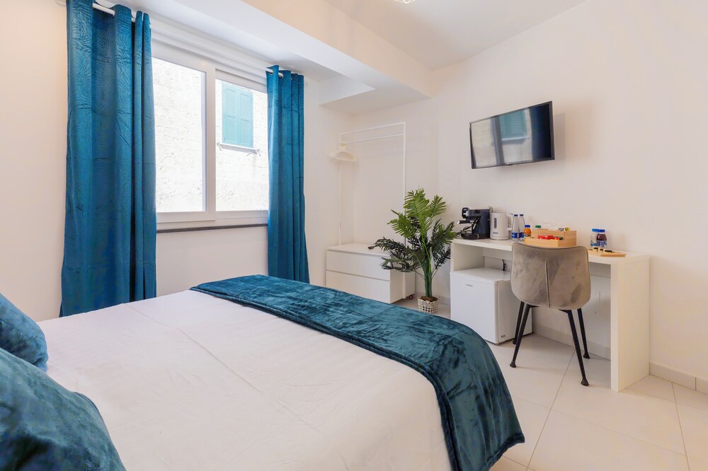 Via Roma Suites