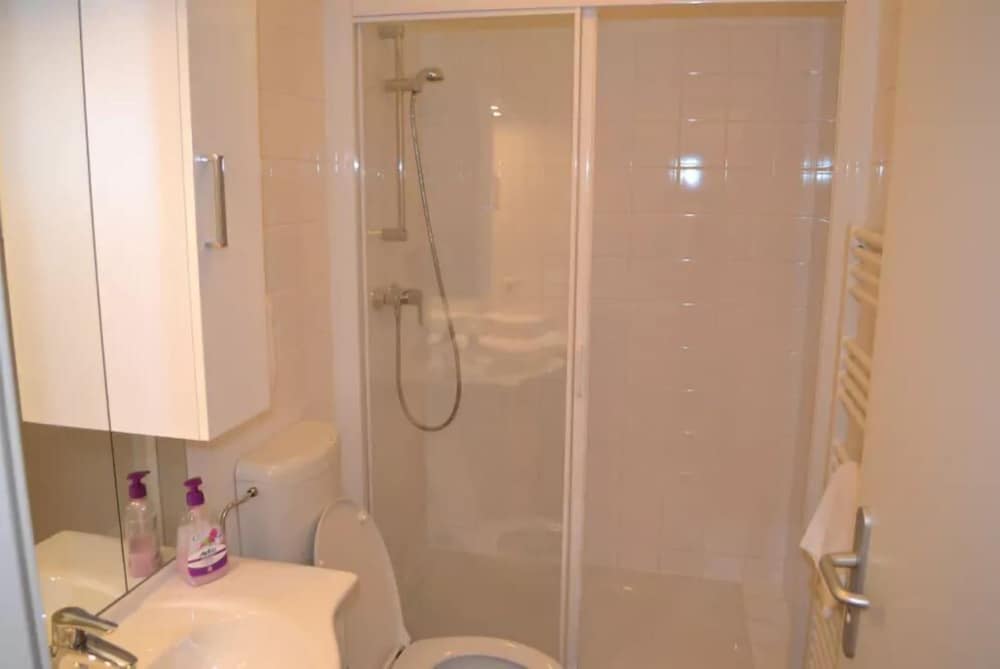 Vienna Vacations - Grand Central Apartments - Property Image 5
