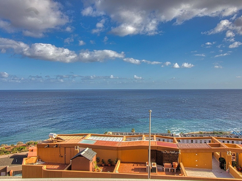 Apartment in Radazul With Stunning Sea Views
