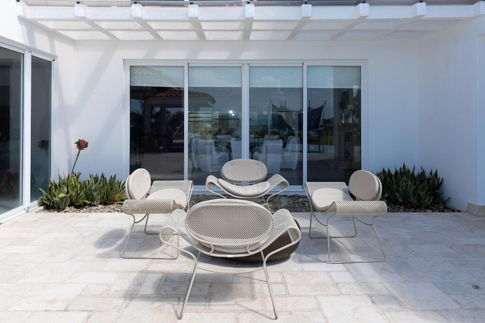 Villa Serenidad by Acomodo