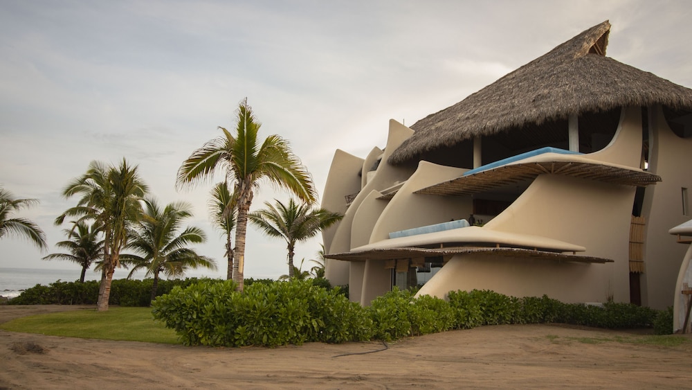 Punta Majahua Condos