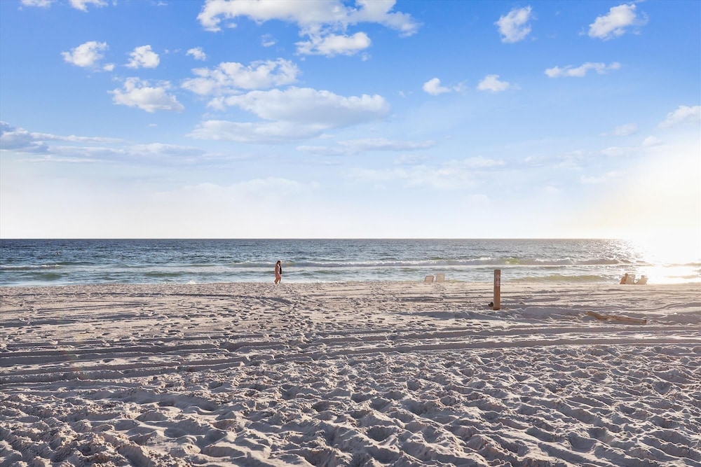 Origin at Seahaven 1036/1038 - 2 Bedroom Unit 2 Home by RedAwning view 4