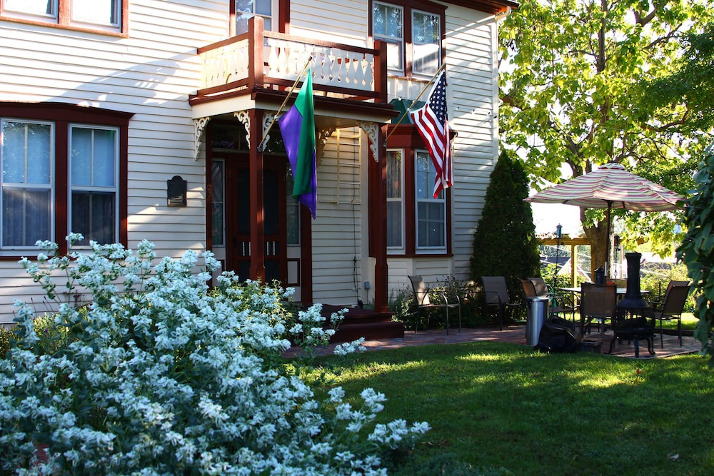 Captain Wohlt Inn Bed & Breakfast view 5