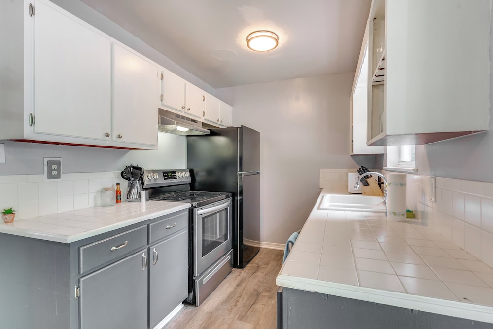 Game, Swim & Explore: Family Home in Pensacola