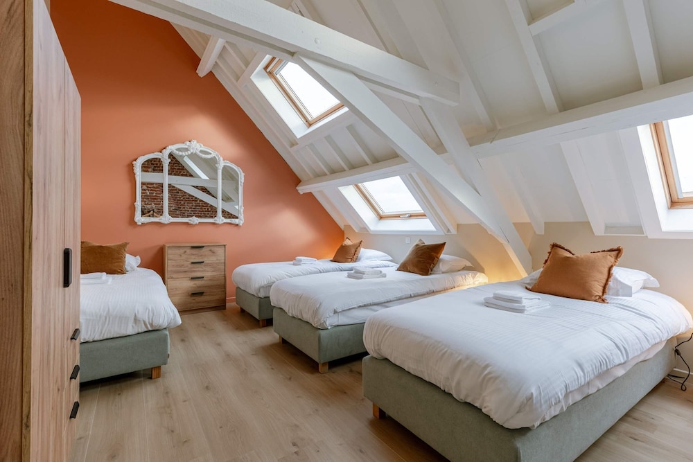 Vacation Home for 6 Person and Beautiful Garden