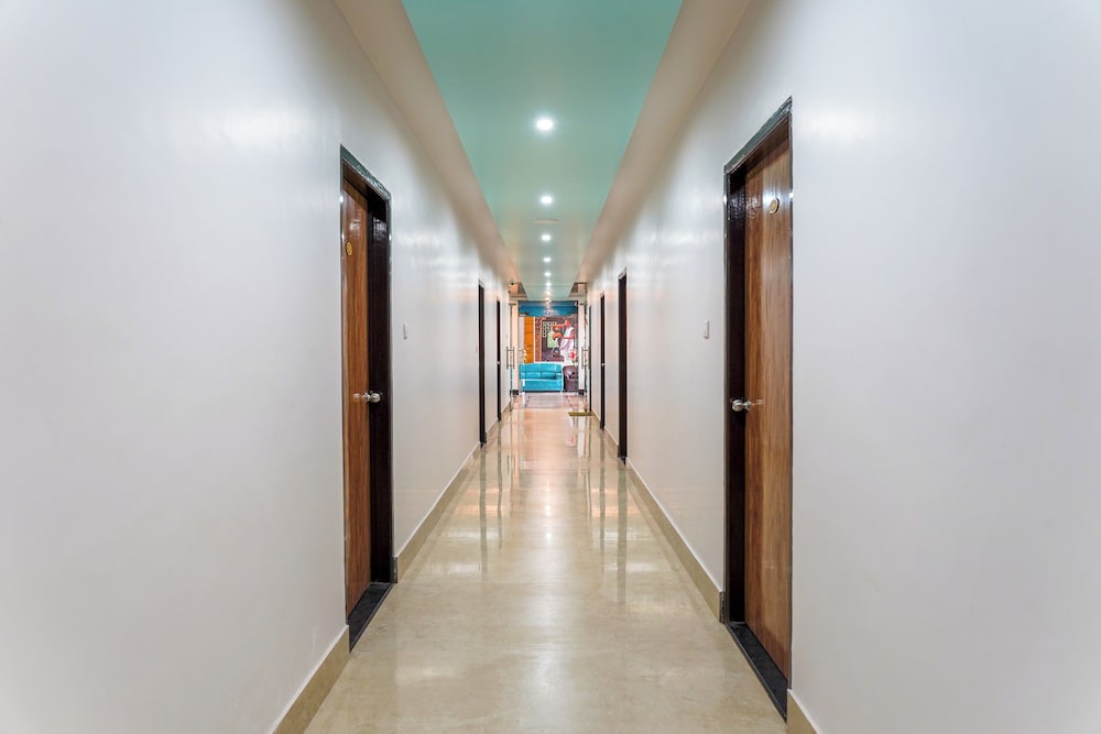 Navneeta Grand Hotel & Banquet Hall