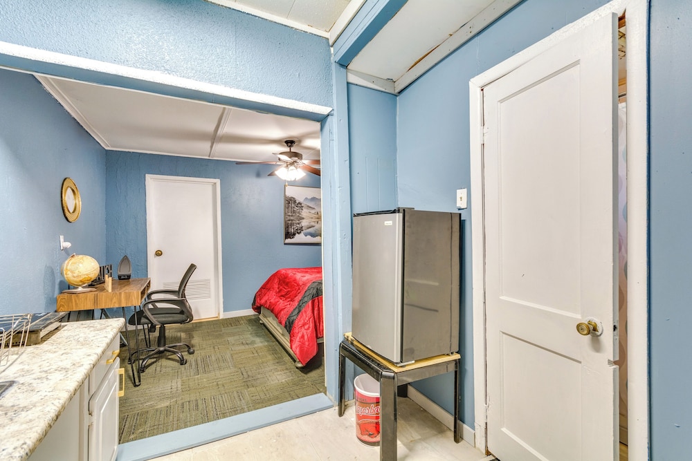 Centrally Located North Little Rock Studio w/ Yard