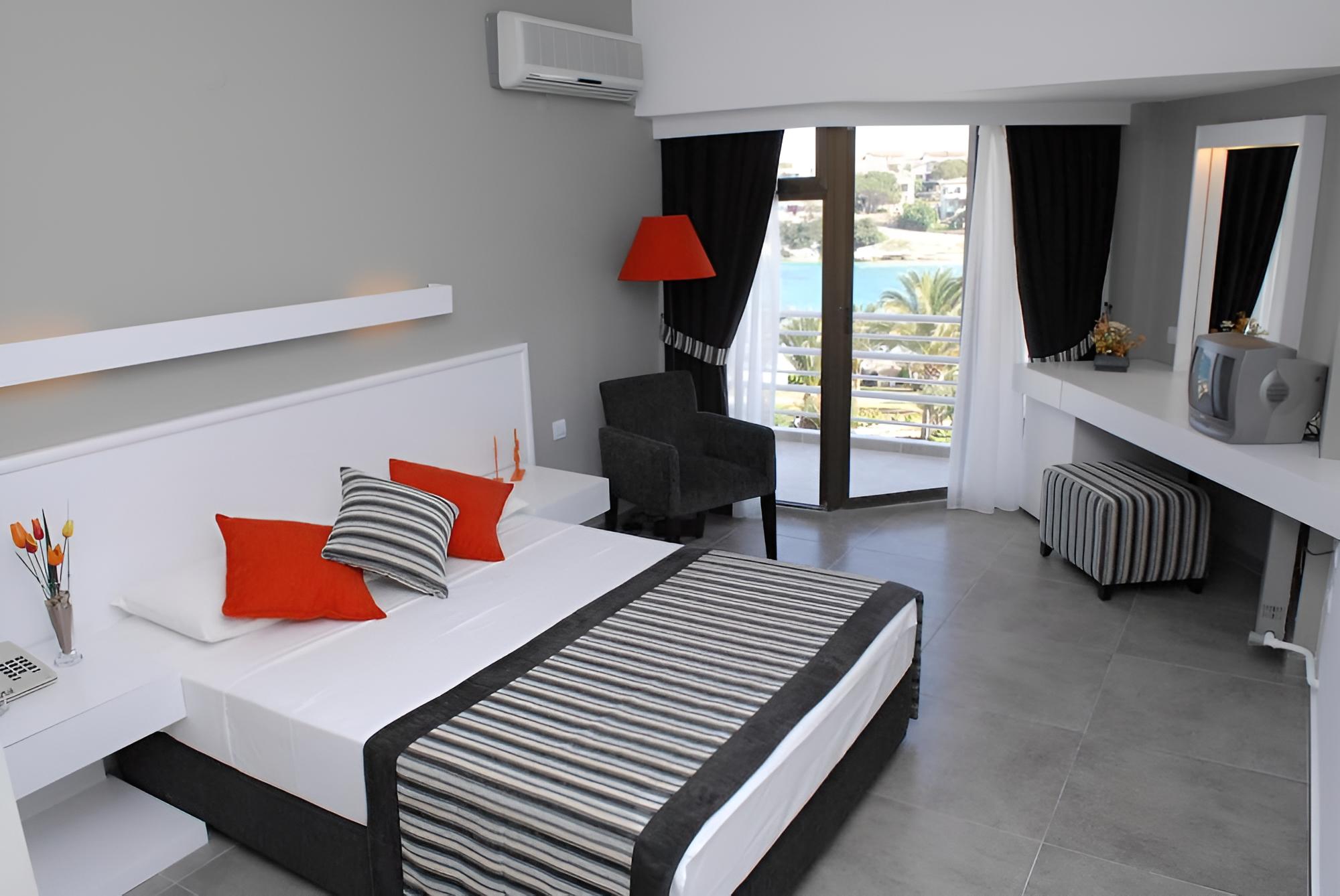 Ladin Hotel