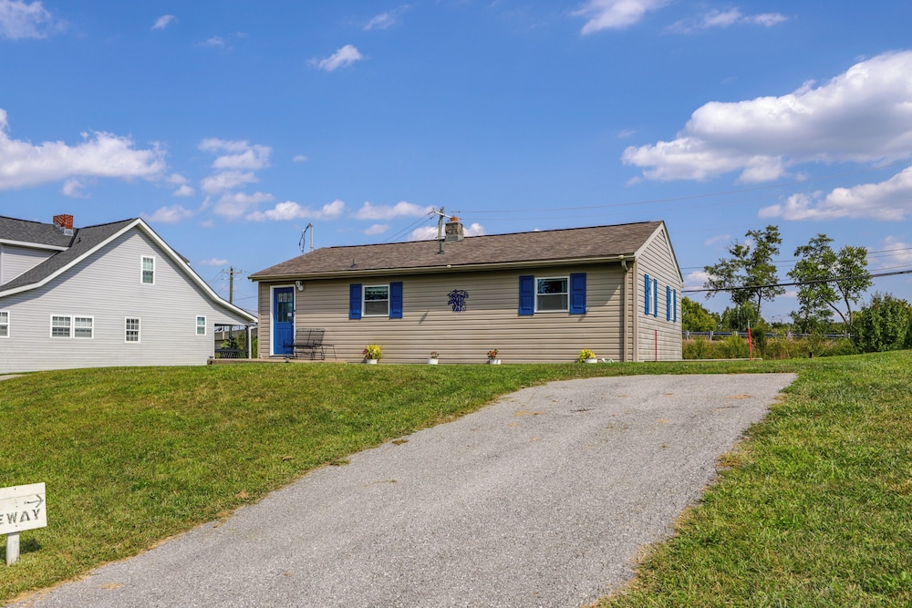 1 Mi to Main Street: Family Home in Williamstown