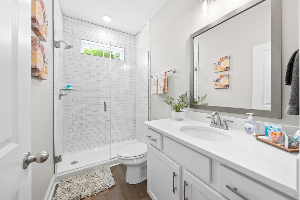 Adam's Downtown Retreat w/ Rooftop Access