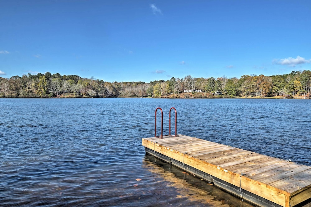 Lakefront Delta Cottage w/ Views, Canoe Dock! - Property Image 6