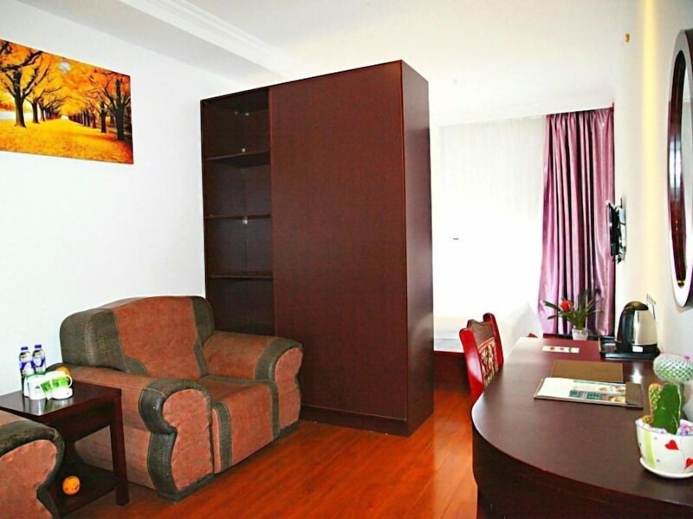 GreenTree Inn Suzhou Zhangjiagang Daxin Town Pingbei Road Express Hotel