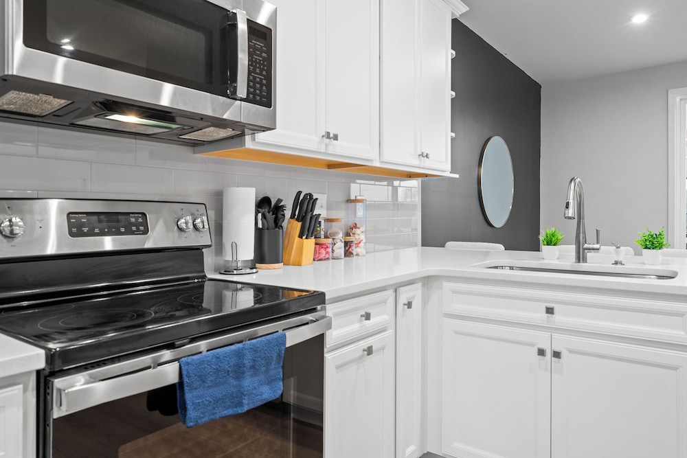 Luxe King 3BR Townhouse Uptown Charlotte