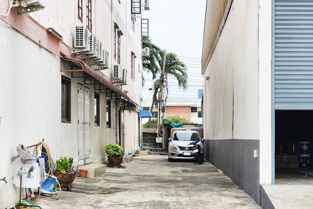 Freesia Guesthouse Suvarnabhumi