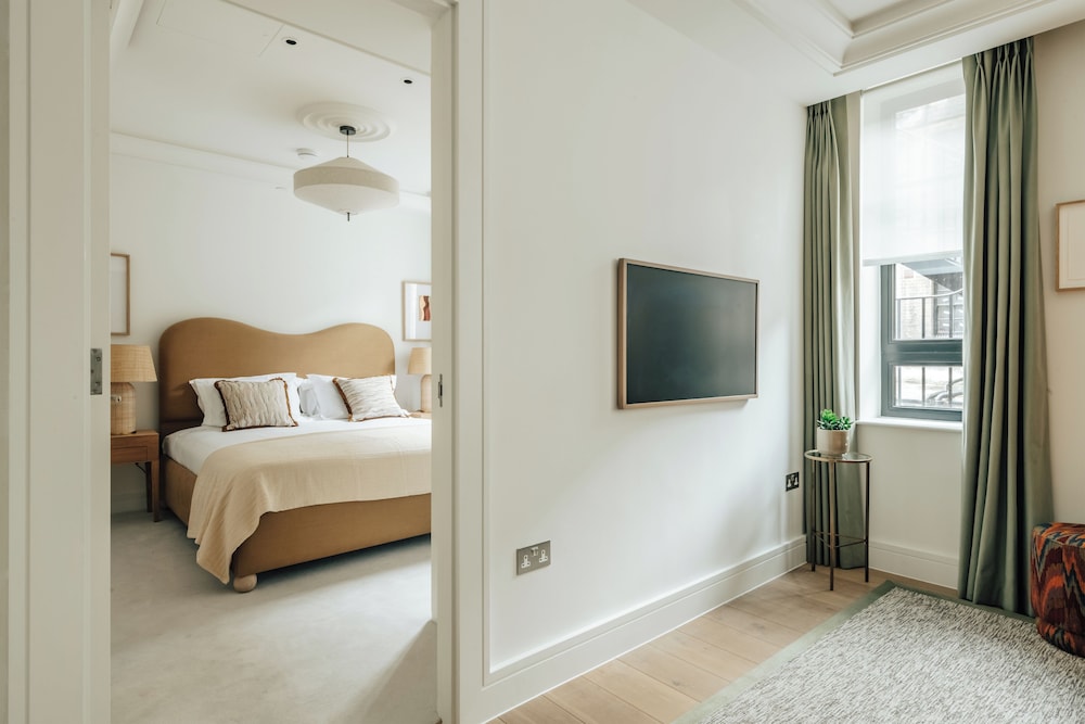 Claridge House by SLO