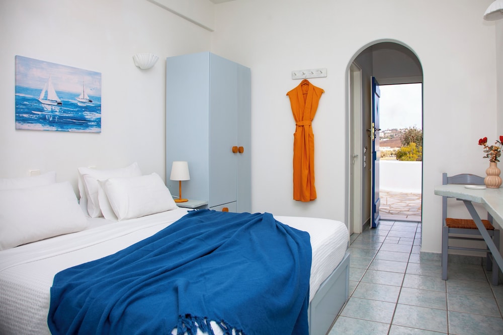 AURA PAROS