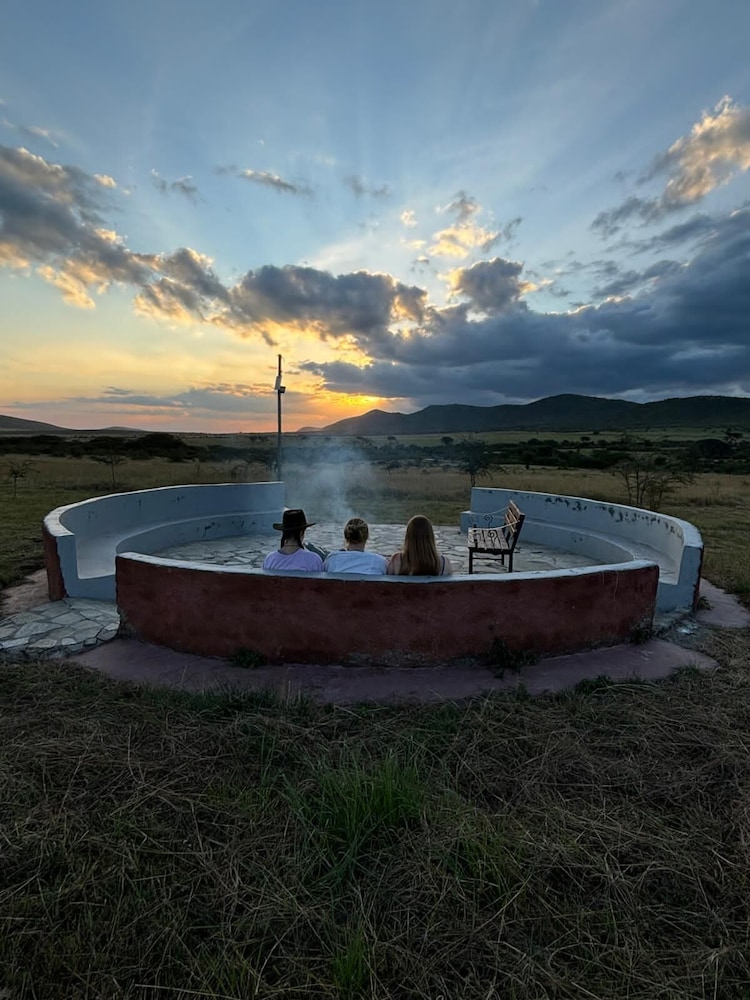 Endeem Mara Resort