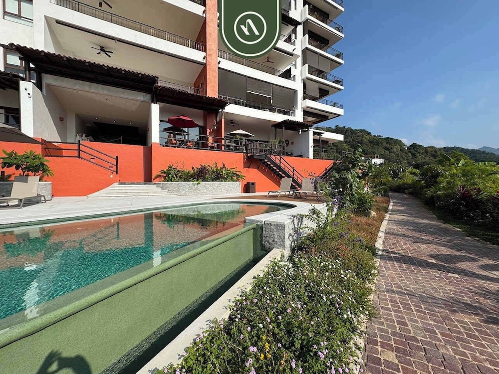 Tasteful Condo Near Romantic Zone - Pool